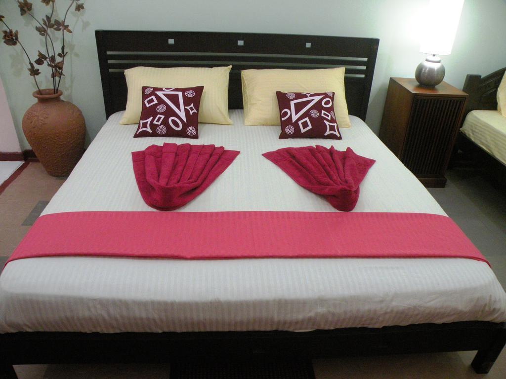 Henderson Airport Residence Negombo Zimmer foto