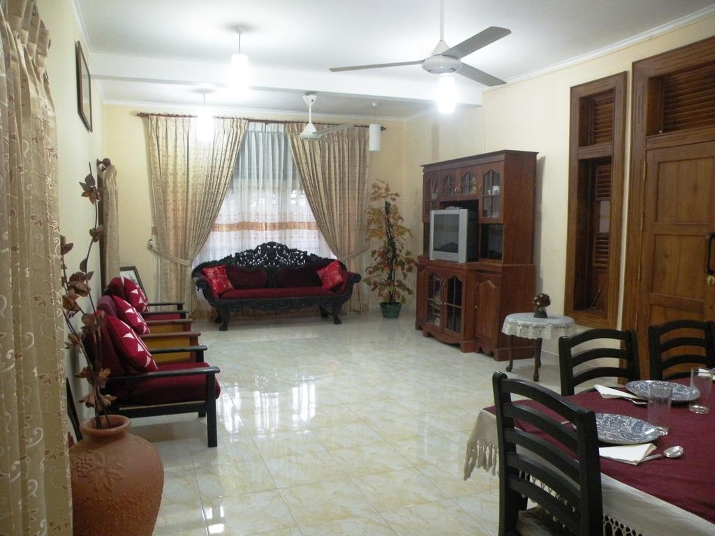 Henderson Airport Residence Negombo Exterior foto