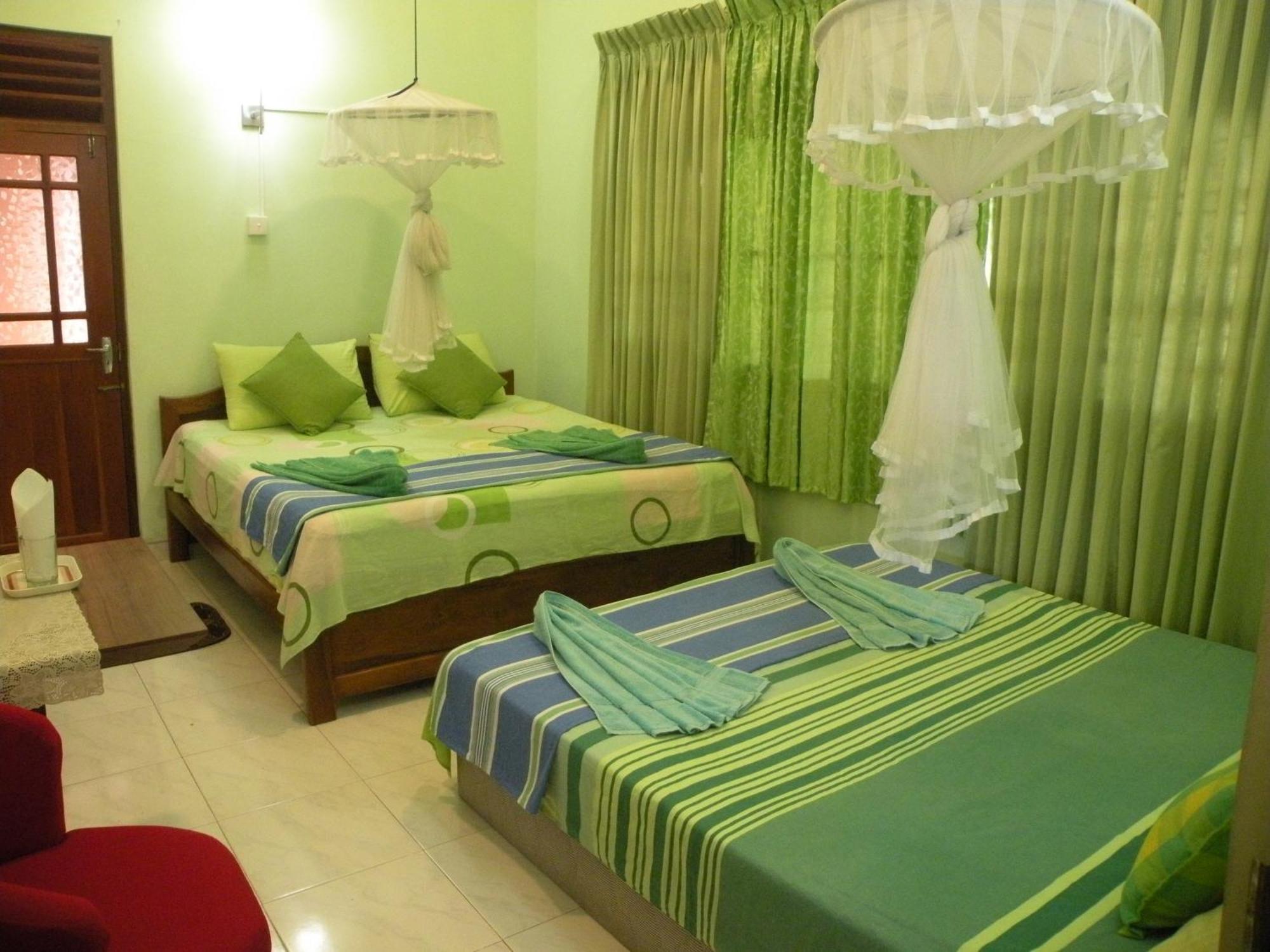 Henderson Airport Residence Negombo Exterior foto