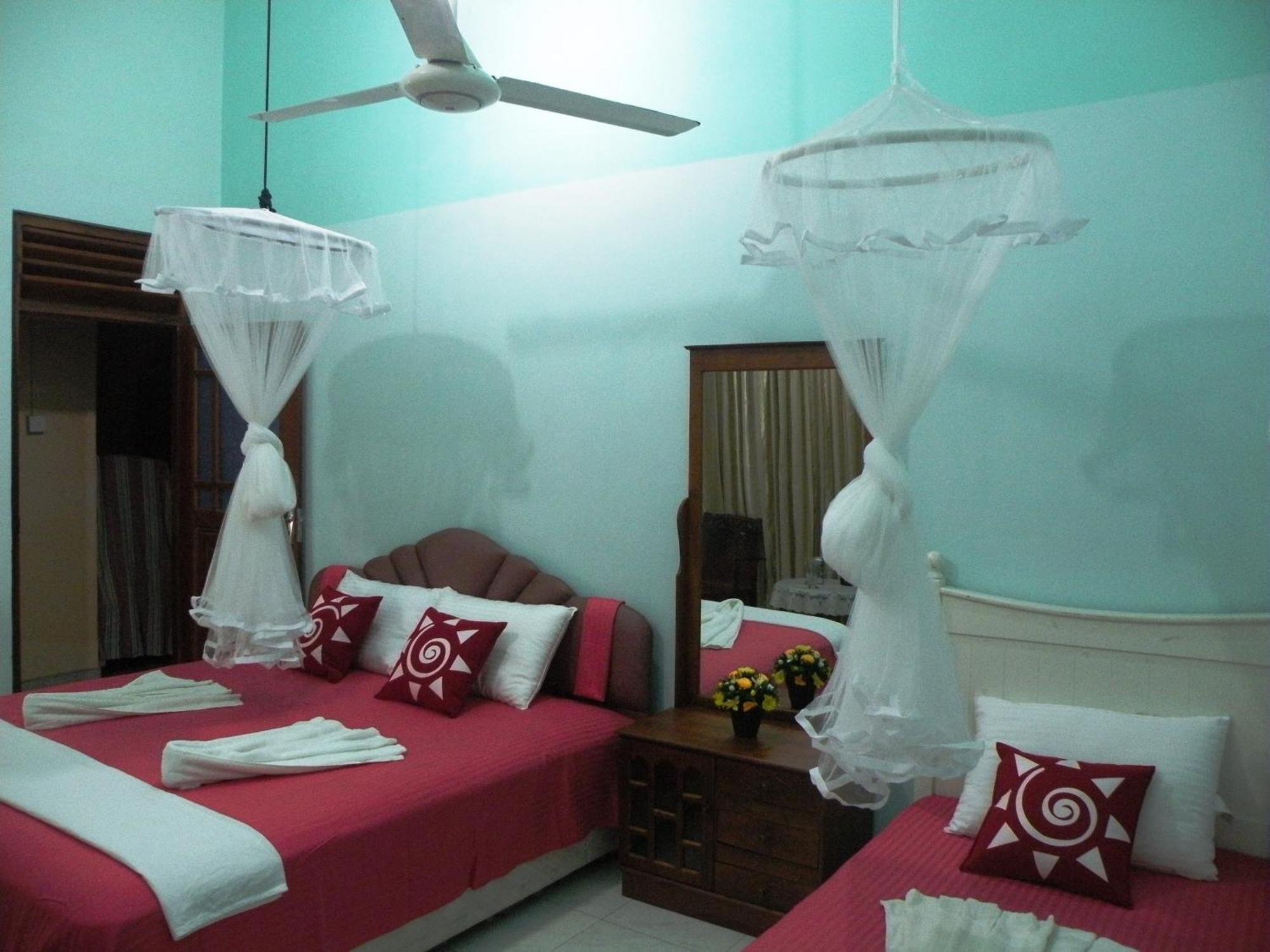 Henderson Airport Residence Negombo Zimmer foto