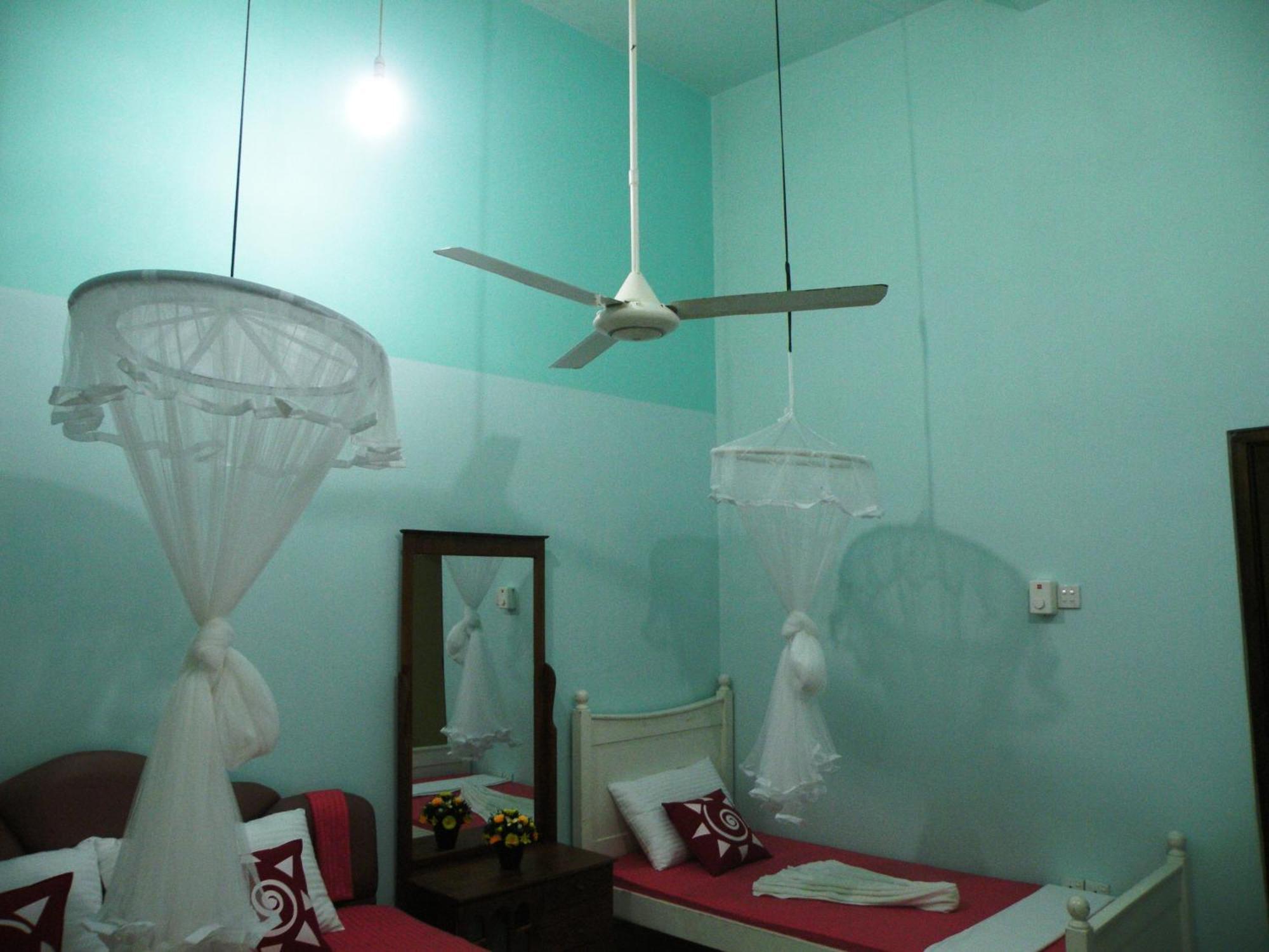 Henderson Airport Residence Negombo Zimmer foto