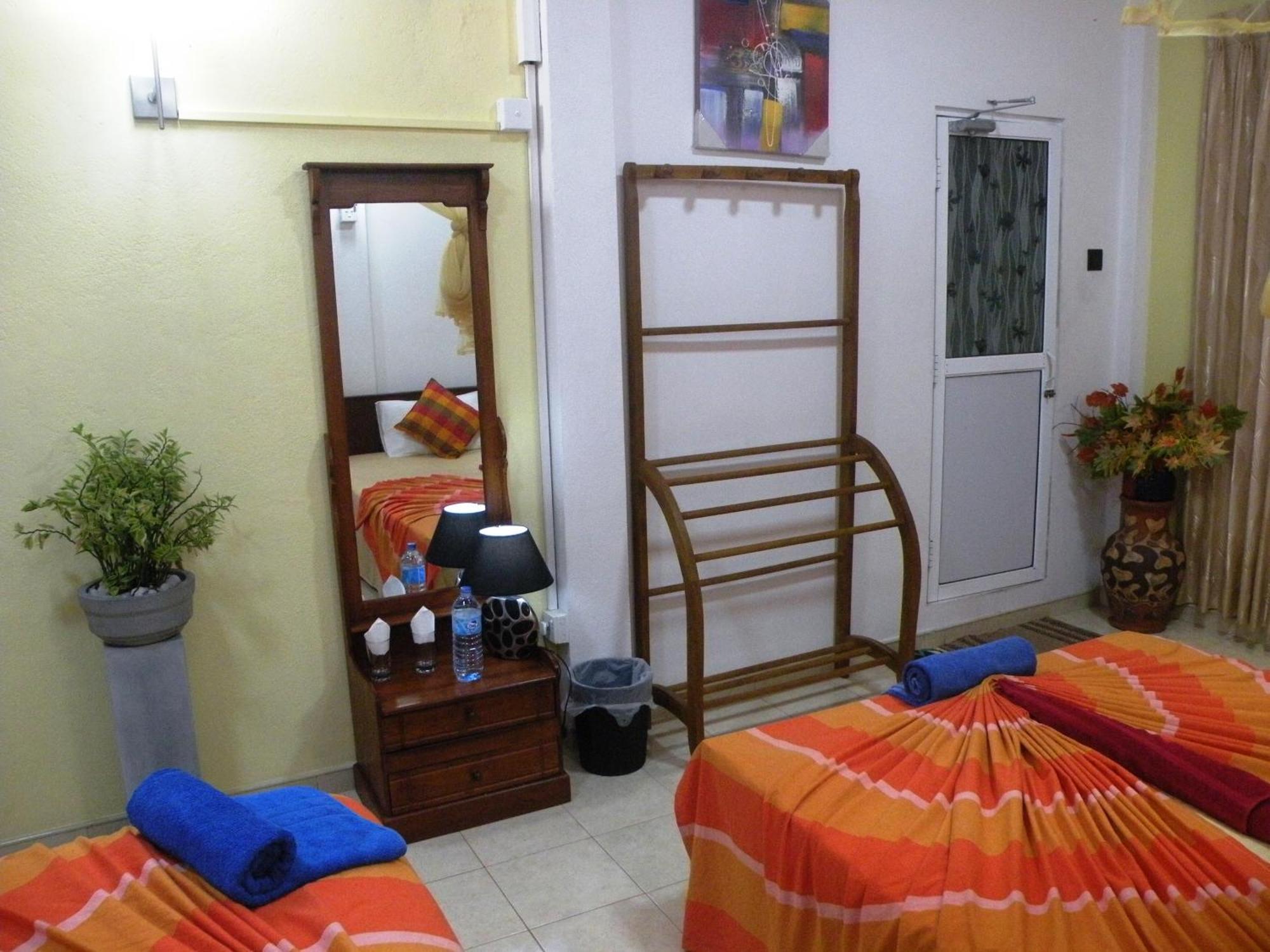 Henderson Airport Residence Negombo Zimmer foto