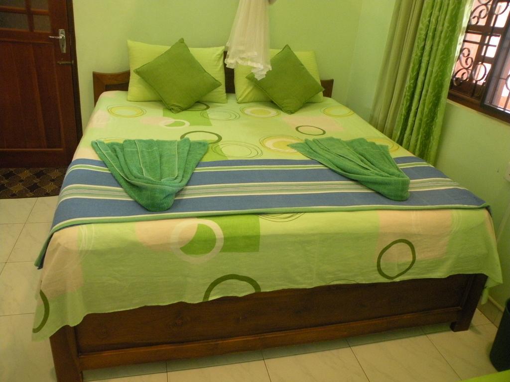 Henderson Airport Residence Negombo Exterior foto