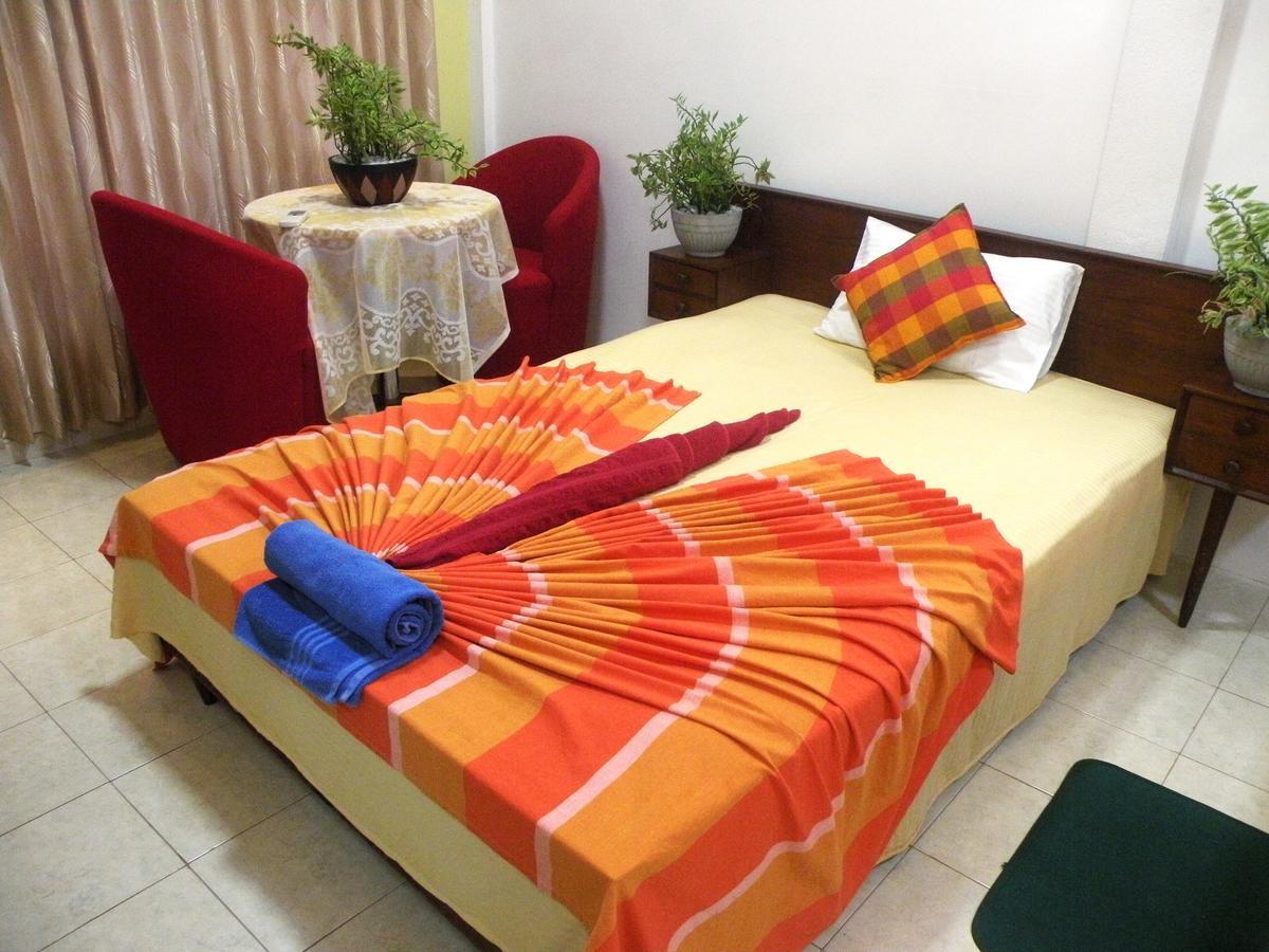 Henderson Airport Residence Negombo Exterior foto