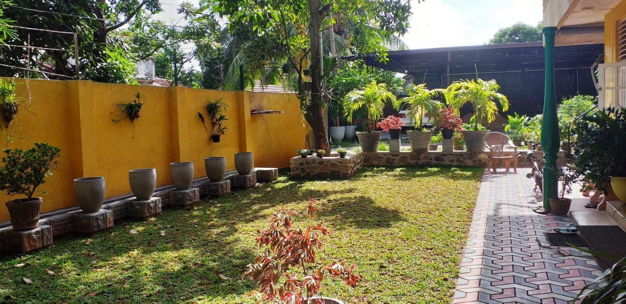 Henderson Airport Residence Negombo Exterior foto