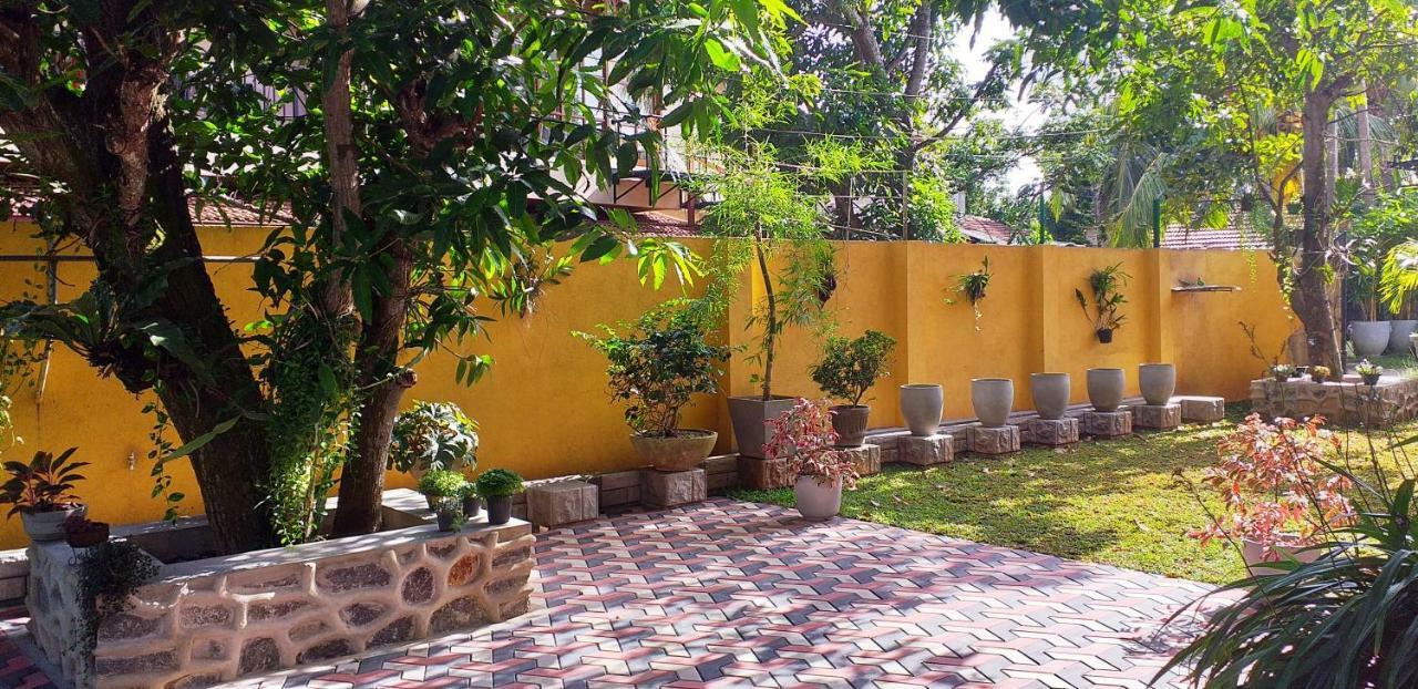 Henderson Airport Residence Negombo Exterior foto