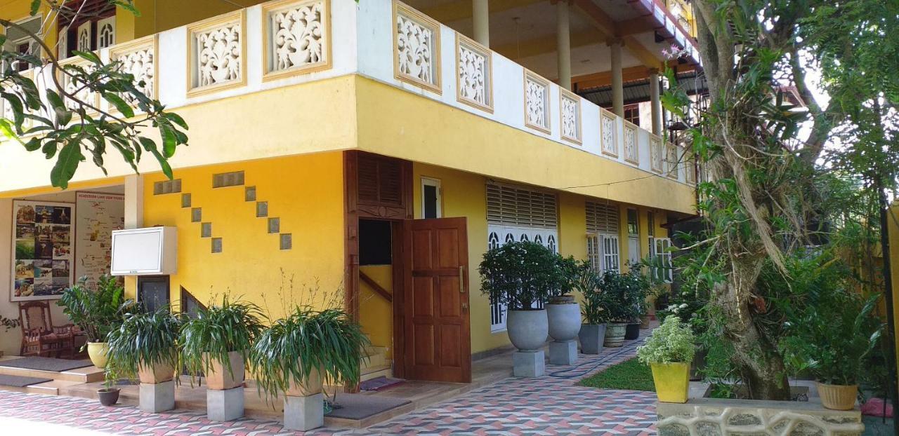Henderson Airport Residence Negombo Exterior foto
